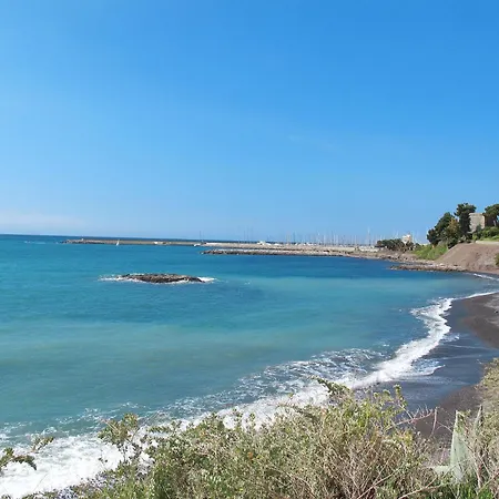 Sunny By Interhome * Cipressa