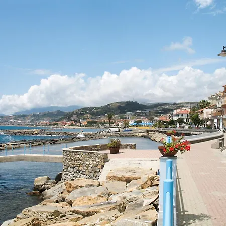 Apartamento Sunny By Interhome